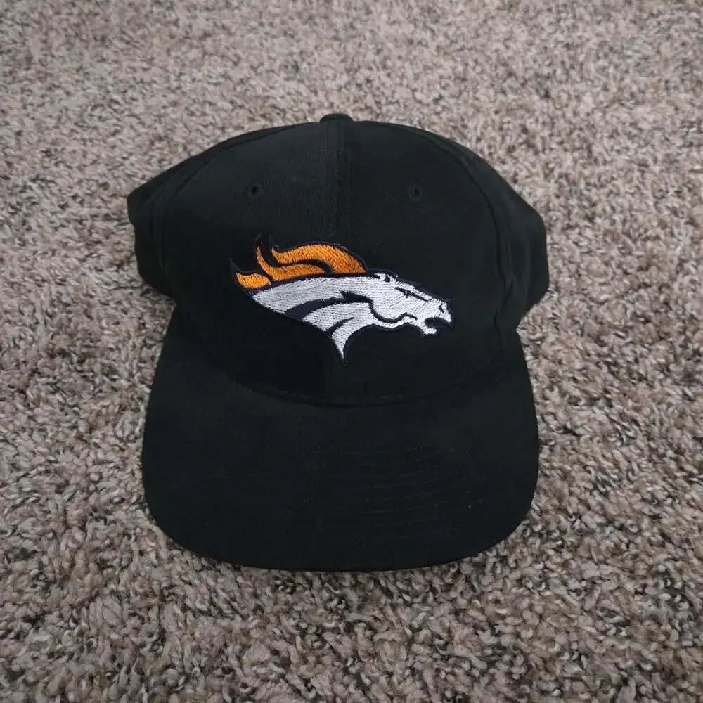 Vintage 90s Starter Denver Broncos Black Snapback Hat